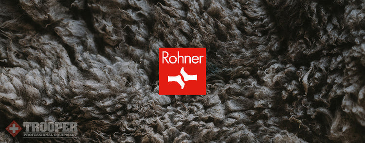 Militärsocken-Brand "Rohner" mit Fell im Hintergrund