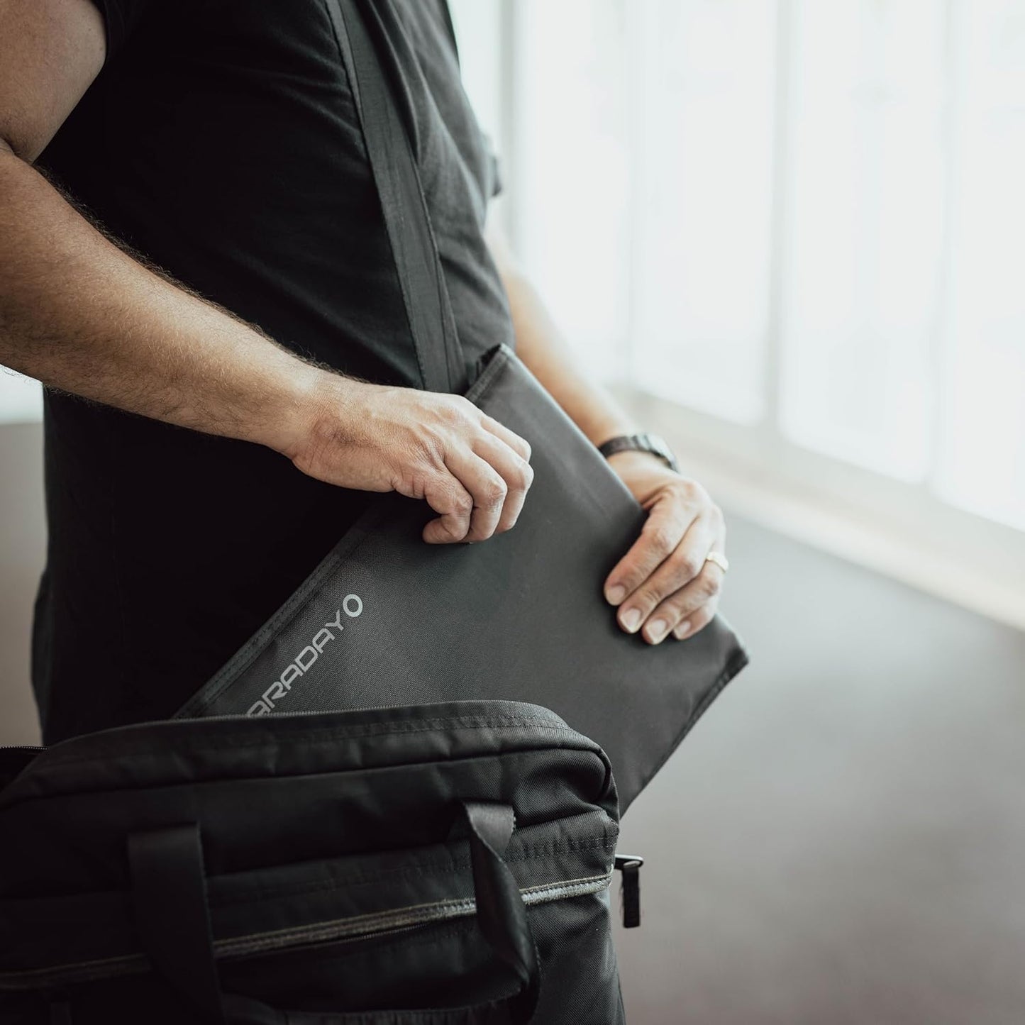 Faraday JACKET Pro Bag - Magnetic Closure 