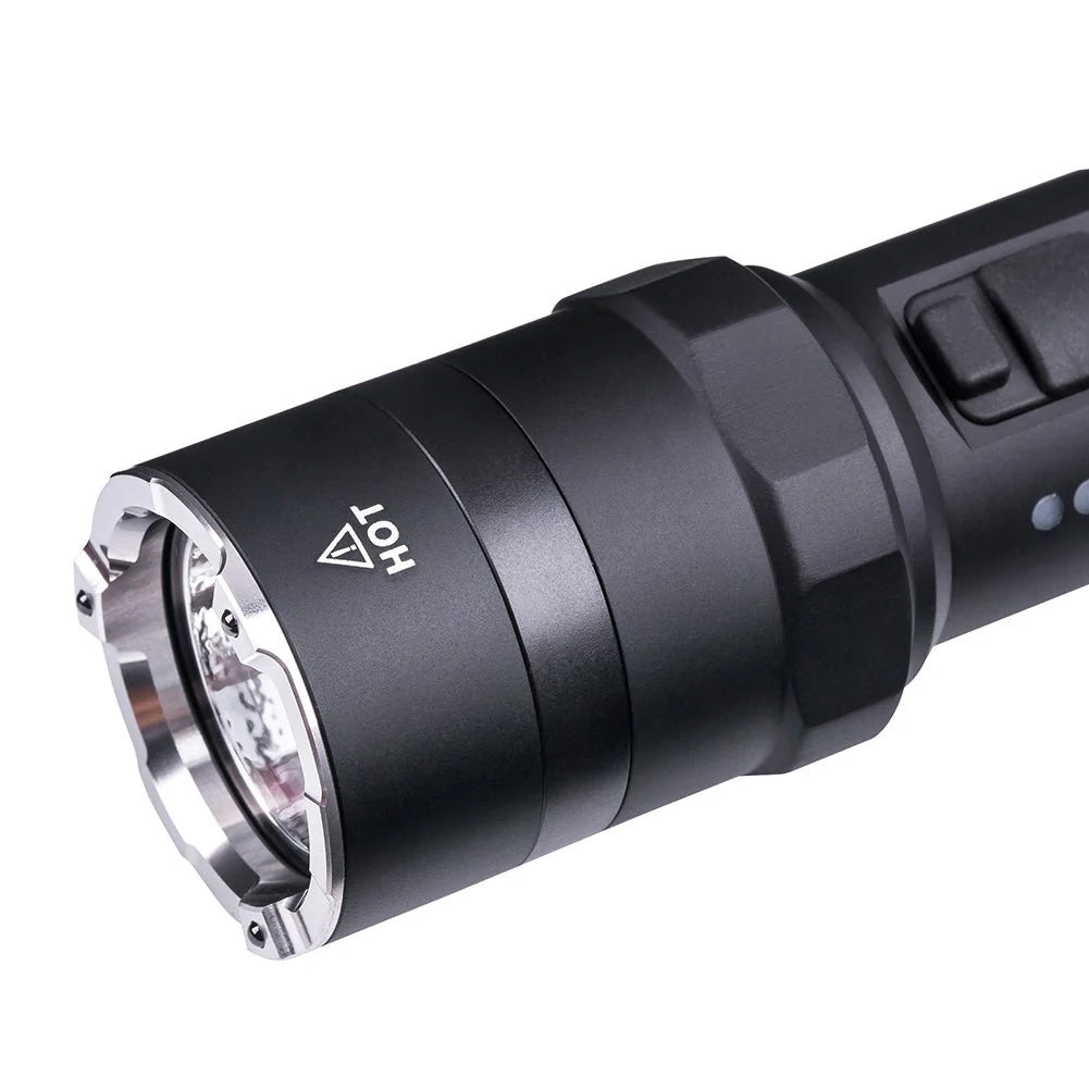 Taktische LED-Taschenlampe P84, 3'700 Lumen (inkl. Akku)